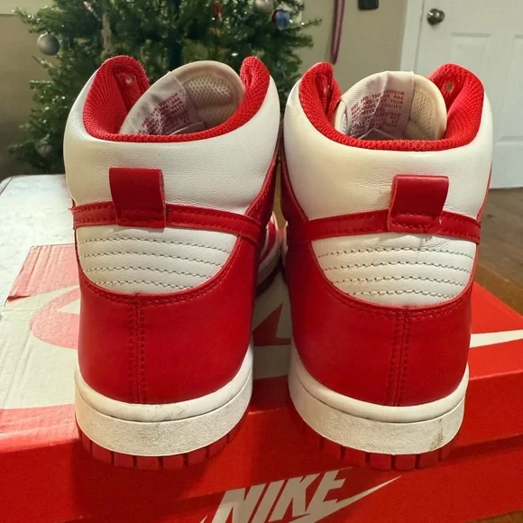 Nike Red and White Women's Sneakers - Picture 3 of 11